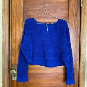 Free People cropped blue sweater, XS